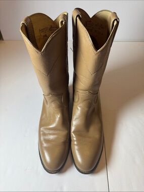Vintage Justin Boots Tan Leather Heeled Cowboy Boots